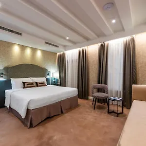 Acca 3*, Venedig Italien